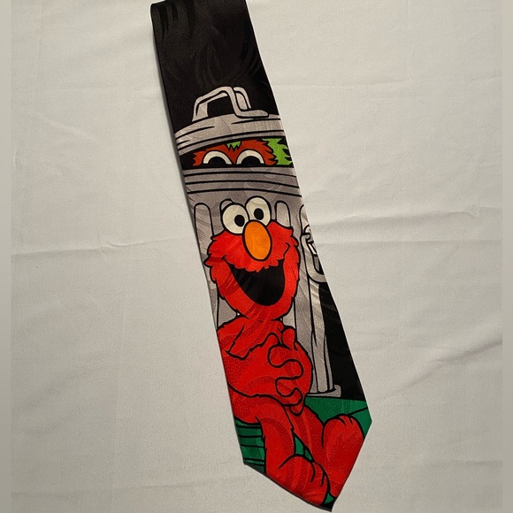 Sesame Street Elmo neck tie. - Picture 1 of 3